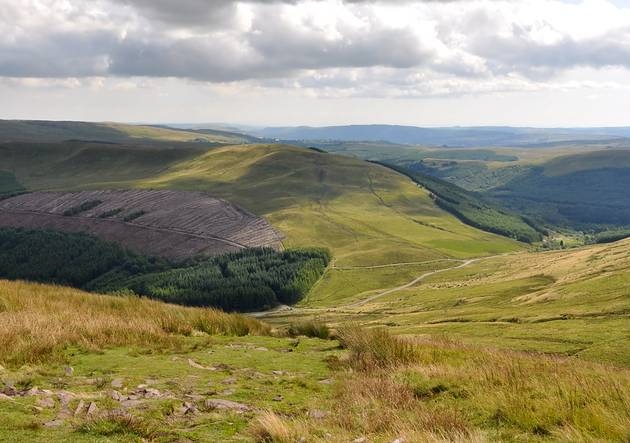 cheap things to do in wales - brecon beacons